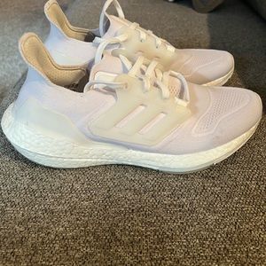 Women’s Adidas Cloudform, white on white. Size 8.5